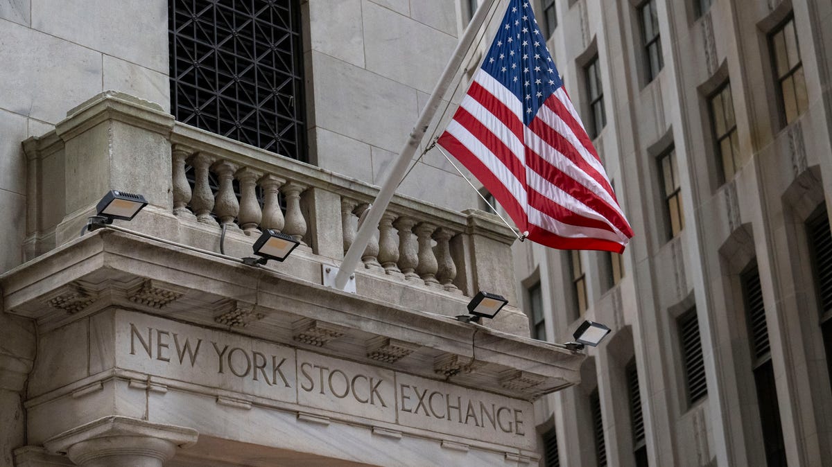 Is the stock market open or closed 2024 holiday schedule